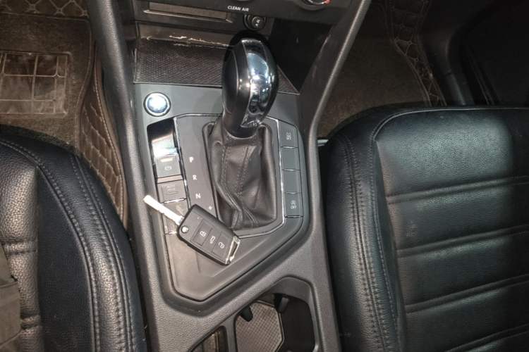 Used Volkswagen Tiguan L 2021 330TSI Automatic Two-Wheel Drive Comfort Edition Gear Lever