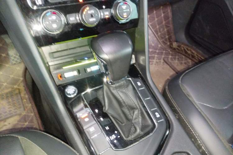 Used Volkswagen Tiguan L 2021 330TSI Automatic Two-Wheel Drive Smart Edition Gear Lever