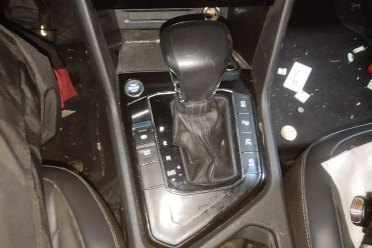 Used Volkswagen Tiguan L 2021 330TSI Automatic Two-Wheel Drive R-Line Enhanced Edition Gear Lever