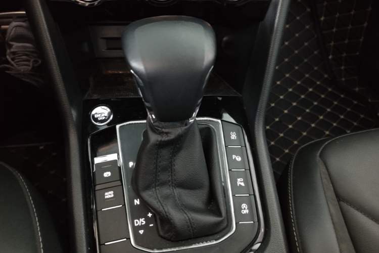 Used Volkswagen Tiguan L 2021 330TSI Automatic Two-Wheel Drive R-Line Enhanced Edition Gear Lever