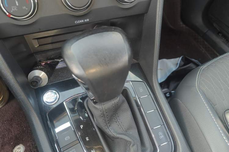 Used Volkswagen Tiguan L 2021 280TSI Automatic Two-Wheel Drive Smart Edition Gear Lever