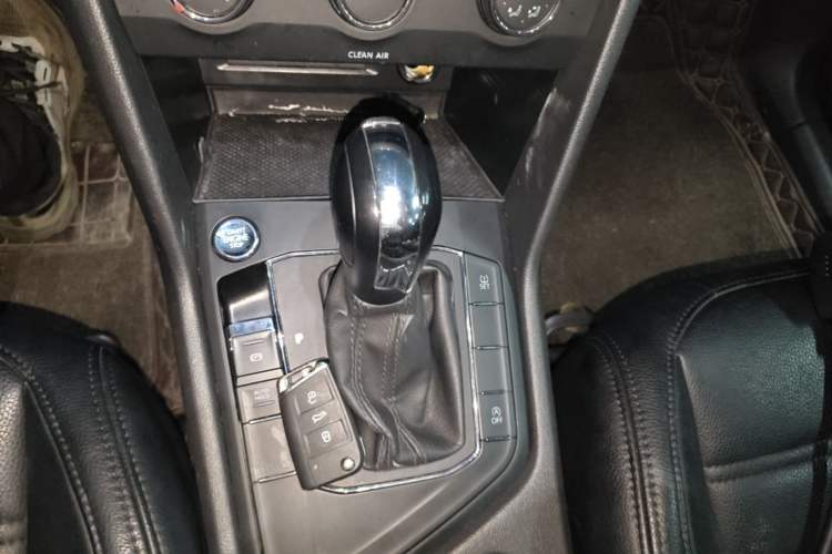 Used Volkswagen Tiguan L 2021 330TSI Automatic Two-Wheel Drive Comfort Edition Gear Lever