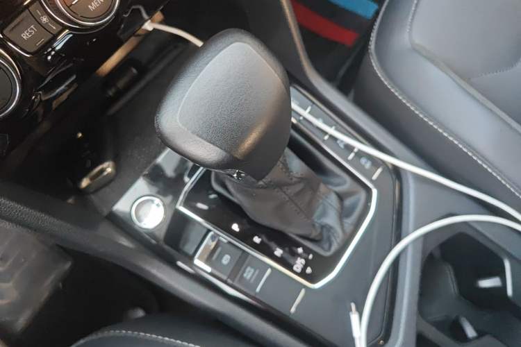 Used Volkswagen Tiguan L 2021 330TSI Automatic Two-Wheel Drive R-Line Enhanced Edition Gear Lever