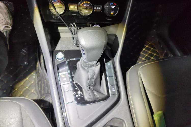 Used Volkswagen Tiguan L 2021 330TSI Automatic Two-Wheel Drive Smart Edition Gear Lever