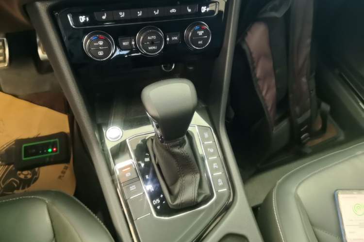 Used Volkswagen Tiguan L 2021 330TSI Automatic Two-Wheel Drive R-Line Flagship Edition Gear Lever