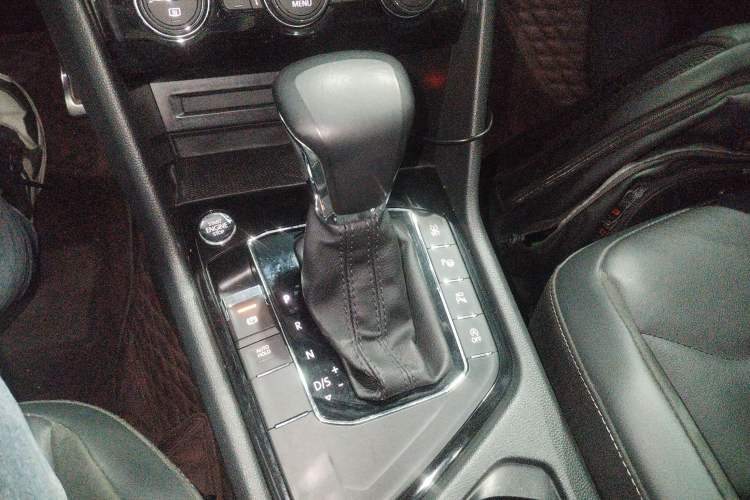 Used Volkswagen Tiguan L 2021 330TSI Automatic Two-Wheel Drive R-Line Enhanced Edition Gear Lever