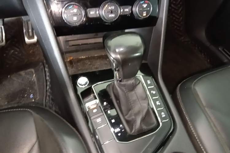 Used Volkswagen Tiguan L 2021 330TSI Automatic Two-Wheel Drive R-Line Enhanced Edition Gear Lever