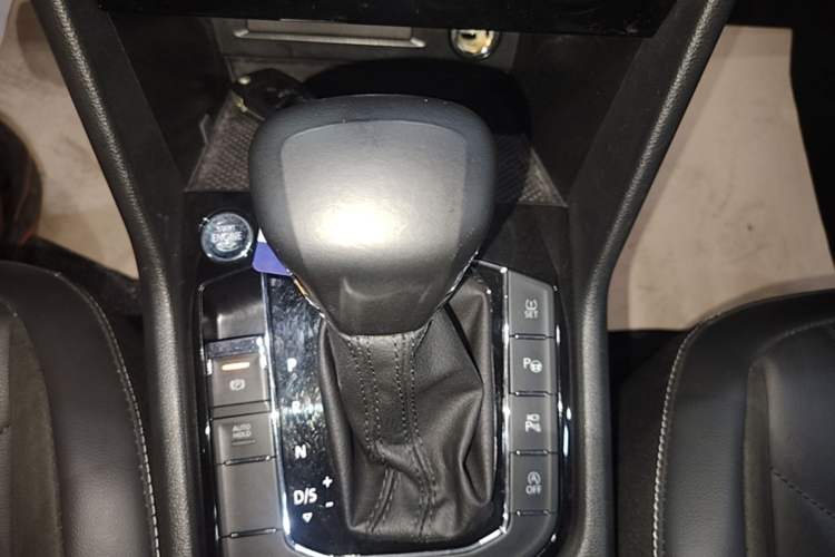 Used Volkswagen Tiguan L 2021 330TSI Automatic Two-Wheel Drive R-Line Enhanced Edition Gear Lever