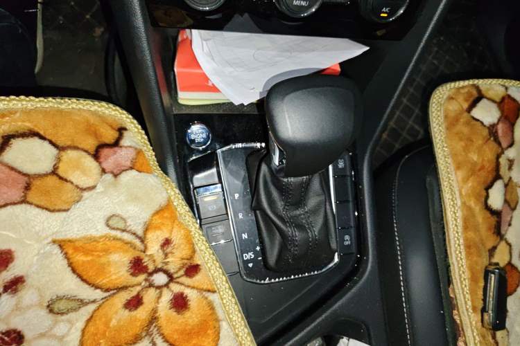 Used Volkswagen Tiguan L 2021 330TSI Automatic Two-Wheel Drive Smart Edition Gear Lever