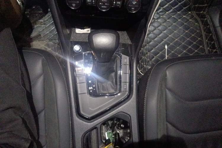 Used Volkswagen Tiguan L 2021 330TSI Automatic Two-Wheel Drive Smart Edition Gear Lever