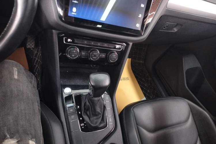 Used Volkswagen Tiguan L 2021 330TSI Automatic Two-Wheel Drive Smart Edition Gear Lever
