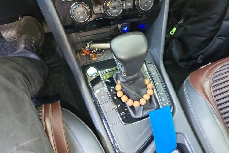 Used Volkswagen Tiguan L 2021 330TSI Automatic Two-Wheel Drive Smart Edition Gear Lever