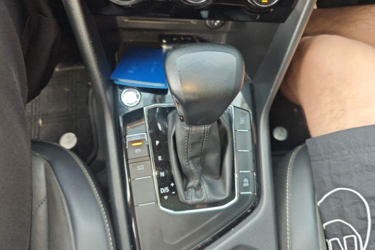 Used Volkswagen Tiguan L 2021 330TSI Automatic Two-Wheel Drive Smart Edition Gear Lever