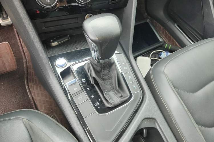 Used Volkswagen Tiguan L 2021 330TSI Automatic Two-Wheel Drive R-Line Enhanced Edition Gear Lever
