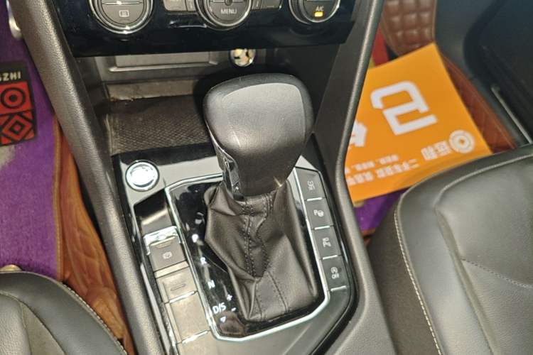 Used Volkswagen Tiguan L 2021 330TSI Automatic Two-Wheel Drive R-Line Enhanced Edition Gear Lever