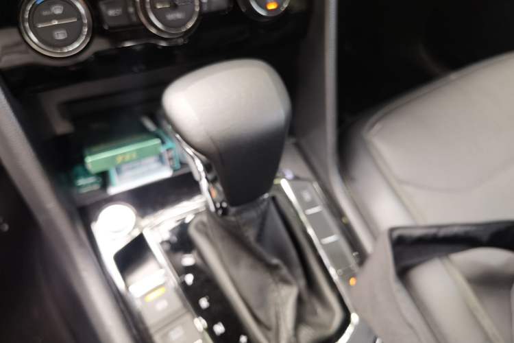 Used Volkswagen Tiguan L 2021 330TSI Automatic Two-Wheel Drive Smart Edition Gear Lever