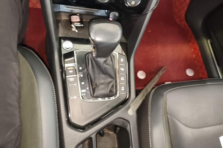 Used Volkswagen Tiguan L 2021 330TSI Automatic Two-Wheel Drive R-Line Enhanced Edition Gear Lever