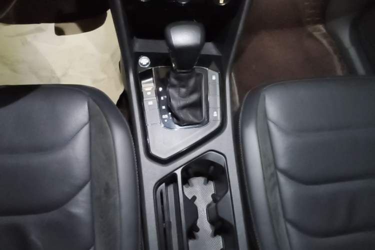 Used Volkswagen Tiguan L 2021 330TSI Automatic Two-Wheel Drive Smart Edition Gear Lever