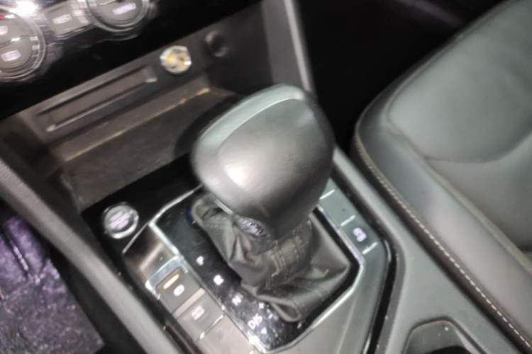 Used Volkswagen Tiguan L 2021 330TSI Automatic Two-Wheel Drive Smart Edition Gear Lever