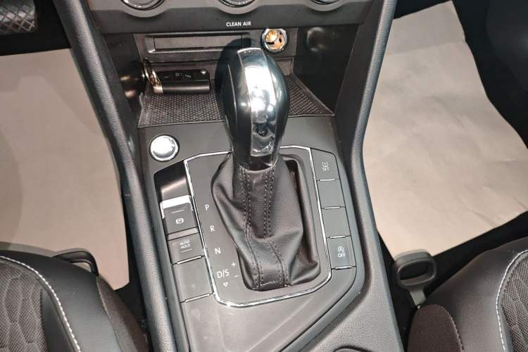 Used Volkswagen Tiguan L 2021 330TSI Automatic Two-Wheel Drive Comfort Edition Gear Lever
