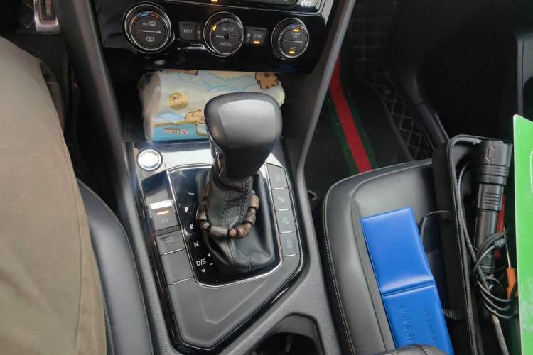 Used Volkswagen Tiguan L 2021 330TSI Automatic Two-Wheel Drive R-Line Enhanced Edition Gear Lever