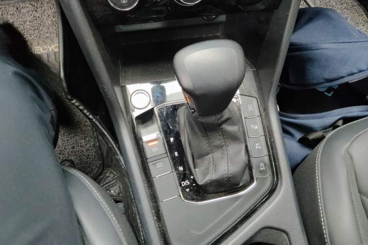 Used Volkswagen Tiguan L 2021 330TSI Automatic Two-Wheel Drive R-Line Enhanced Edition Gear Lever