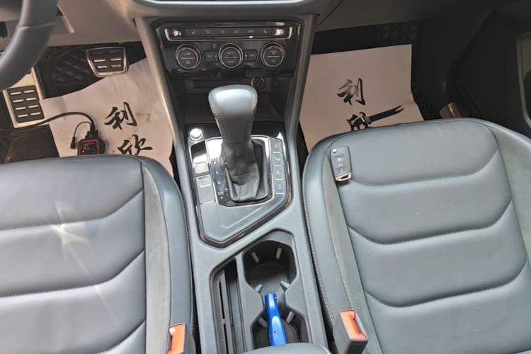 Used Volkswagen Tiguan L 2021 330TSI Automatic Two-Wheel Drive R-Line Enhanced Edition Gear Lever
