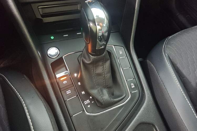 Used Volkswagen Tiguan L 2021 280TSI Automatic Two-Wheel Drive Smart Edition Gear Lever
