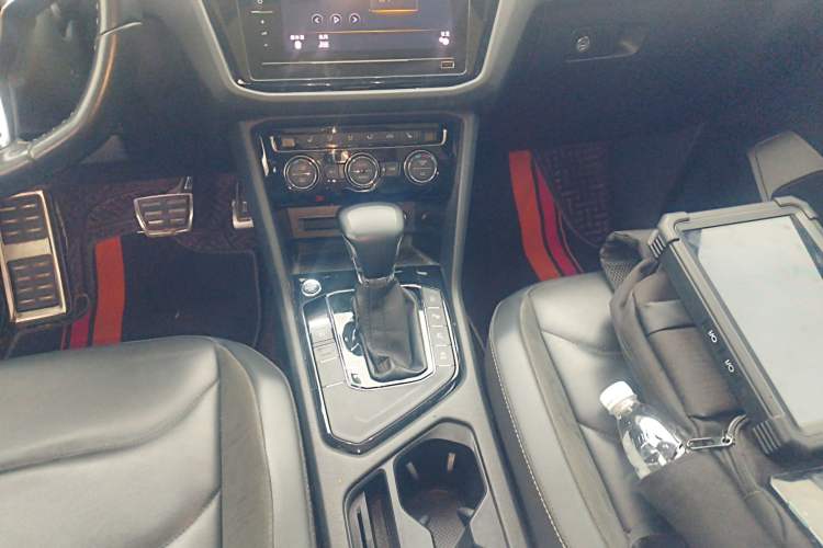 Used Volkswagen Tiguan L 2021 330TSI Automatic Two-Wheel Drive R-Line Enhanced Edition Gear Lever