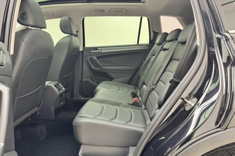 Used Volkswagen Tiguan L 2021 330TSI Automatic Two-Wheel Drive R-Line Enhanced Edition Headliner