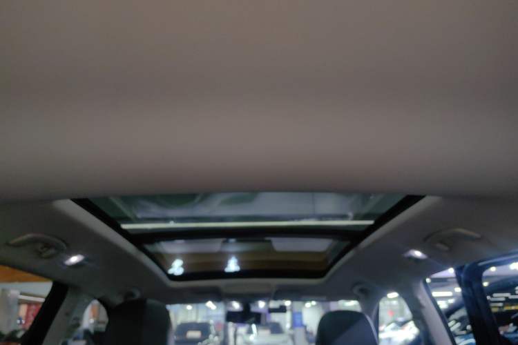 Used Volkswagen Tiguan L 2021 330TSI Automatic Two-Wheel Drive Smart Edition Headliner