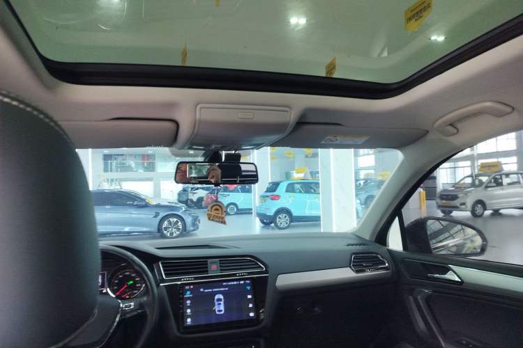 Used Volkswagen Tiguan L 2021 330TSI Automatic Two-Wheel Drive Smart Edition Headliner
