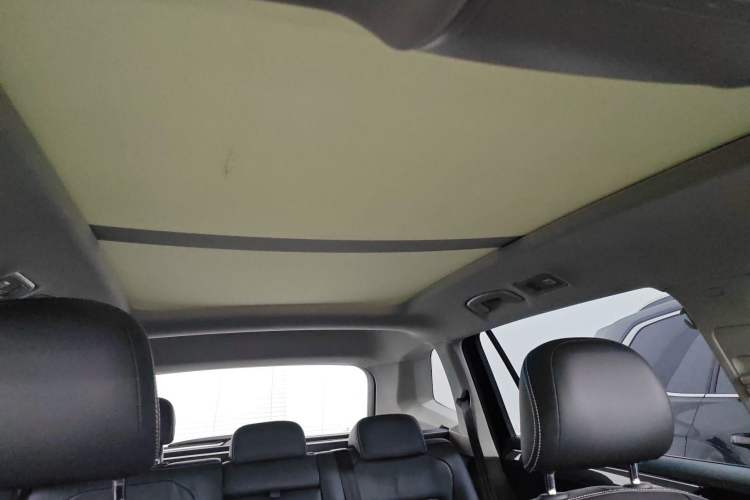 Used Volkswagen Tiguan L 2021 330TSI Automatic Two-Wheel Drive R-Line Enhanced Edition Headliner