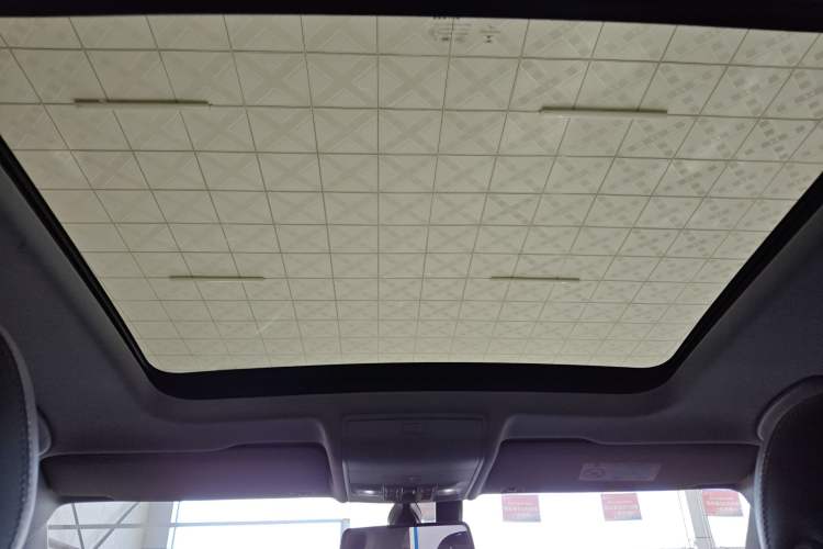 Used Volkswagen Tiguan L 2021 330TSI Automatic Two-Wheel Drive Smart Edition Headliner