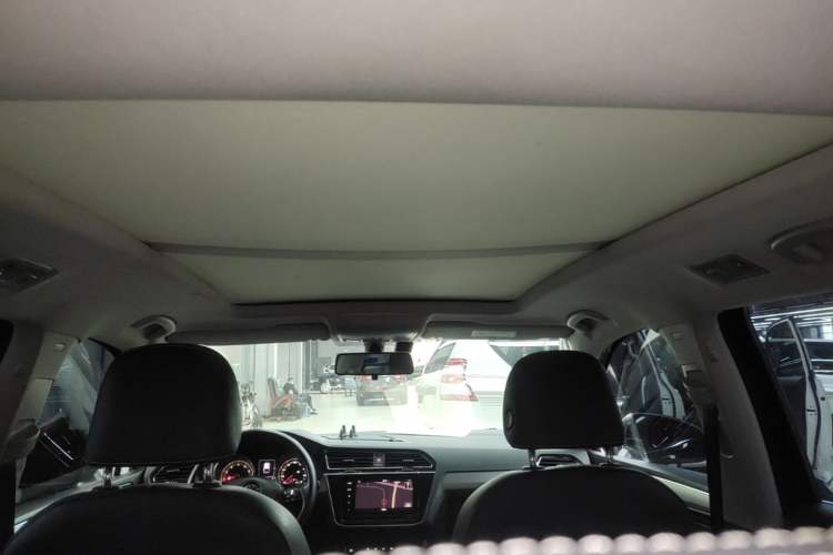 Used Volkswagen Tiguan L 2021 330TSI Automatic Two-Wheel Drive Smart Edition Headliner