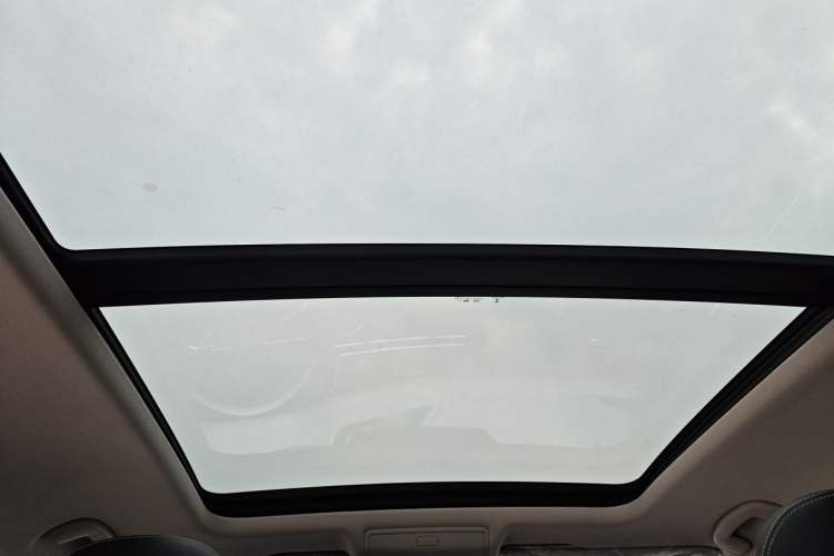 Used Volkswagen Tiguan L 2021 330TSI Automatic Two-Wheel Drive R-Line Enhanced Edition Headliner