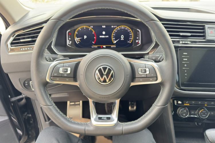 Used Volkswagen Tiguan L 2021 330TSI Automatic Two-Wheel Drive R-Line Enhanced Edition Interior 1