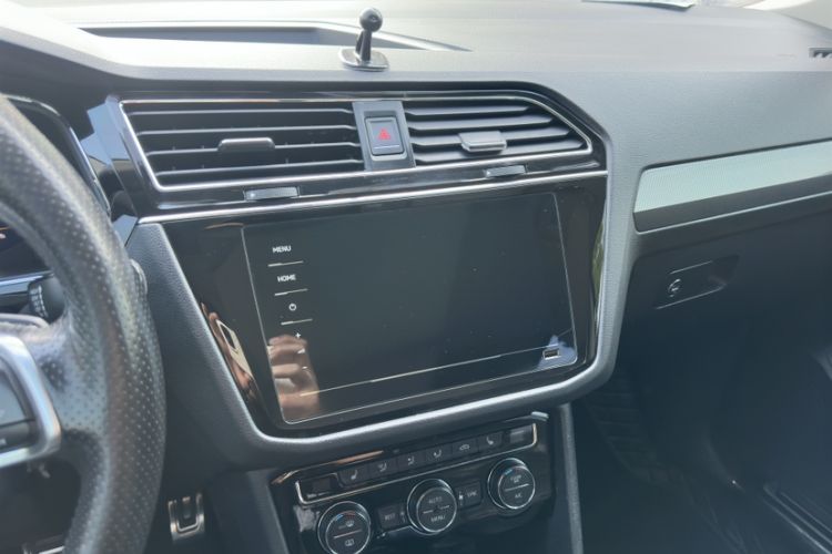 Used Volkswagen Tiguan L 2021 330TSI Automatic Two-Wheel Drive R-Line Enhanced Edition Interior 1