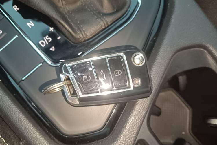 Used Volkswagen Tiguan L 2021 330TSI Automatic Two-Wheel Drive Smart Edition Interior 1