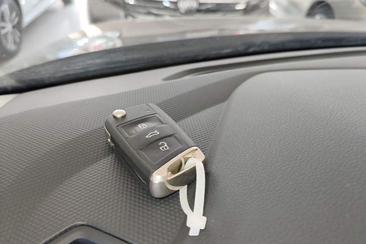 Used Volkswagen Tiguan L 2021 330TSI Automatic Two-Wheel Drive R-Line Enhanced Edition Interior 1