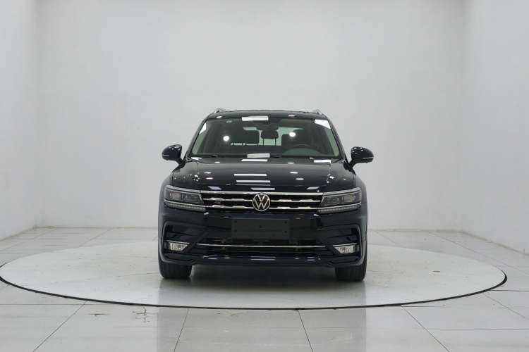 Used Volkswagen Tiguan L 2021 380TSI Automatic All-Wheel Drive R-Line Comfort Plus 7-Seater Interior 1