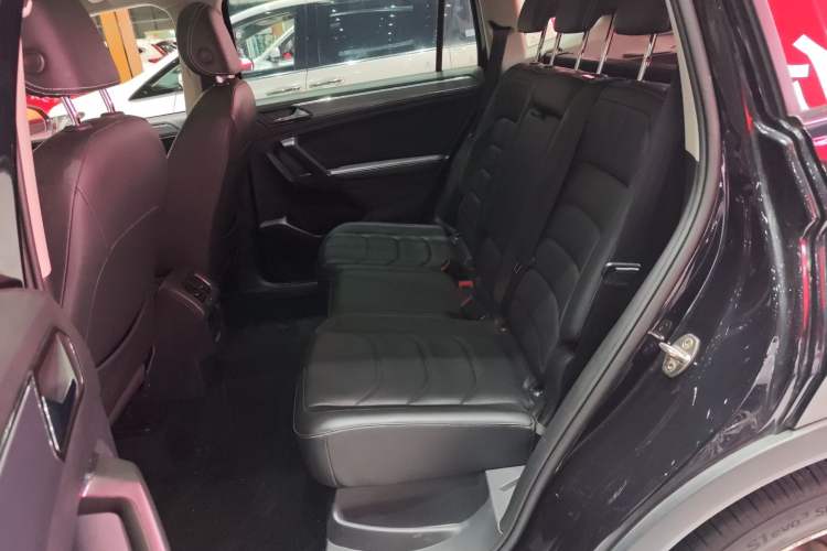 Used Volkswagen Tiguan L 2021 330TSI Automatic Two-Wheel Drive R-Line Enhanced Edition Interior 1