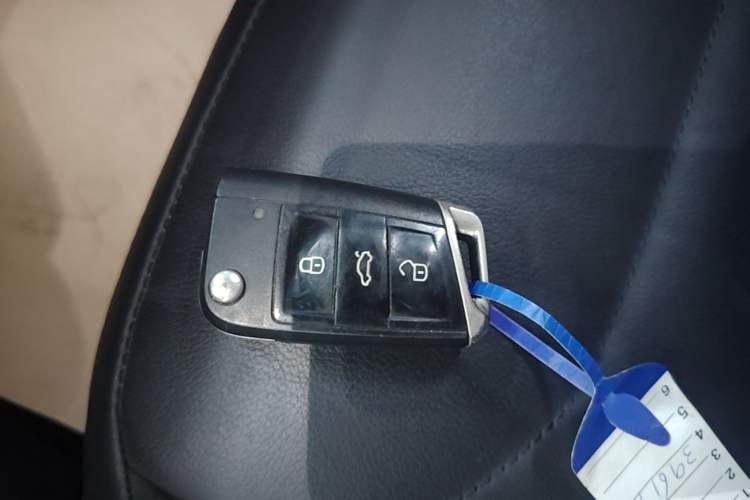 Used Volkswagen Tiguan L 2021 330TSI Automatic Two-Wheel Drive R-Line Enhanced Edition Interior 1