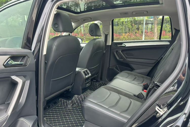 Used Volkswagen Tiguan L 2021 330TSI Automatic Two-Wheel Drive Smart Edition Interior 1