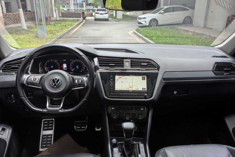 Used Volkswagen Tiguan L 2021 330TSI Automatic Two-Wheel Drive R-Line Enhanced Edition Interior 1