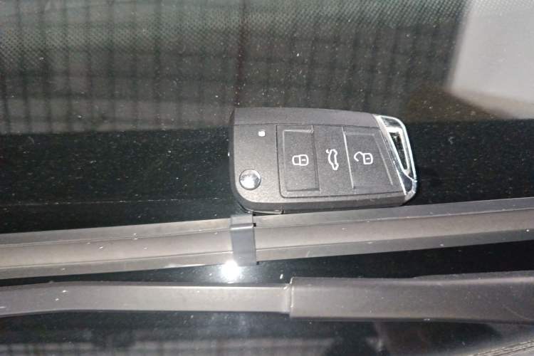 Used Volkswagen Tiguan L 2021 280TSI Automatic Two-Wheel Drive Smart Edition Interior 1