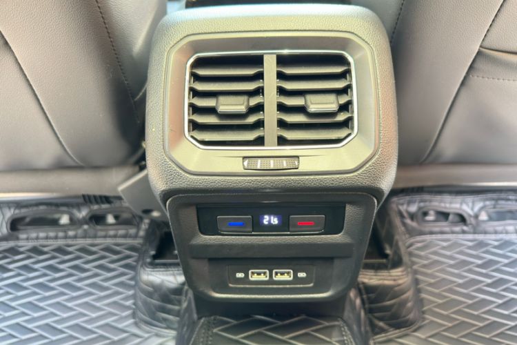 Used Volkswagen Tiguan L 2021 330TSI Automatic Two-Wheel Drive R-Line Enhanced Edition Interior 11