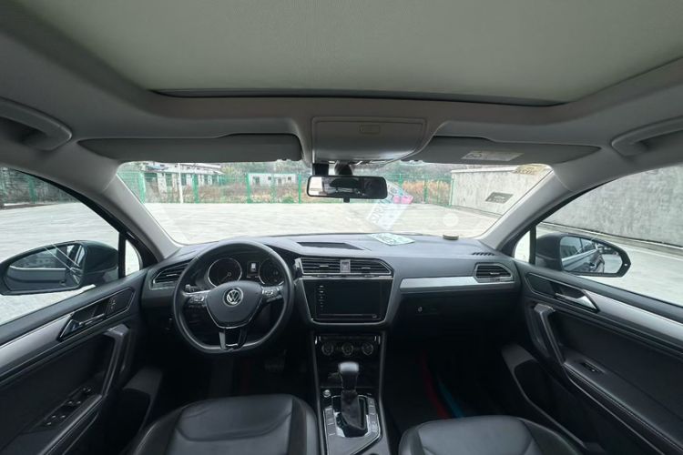 Used Volkswagen Tiguan L 2021 330TSI Automatic Two-Wheel Drive Smart Edition Interior 2