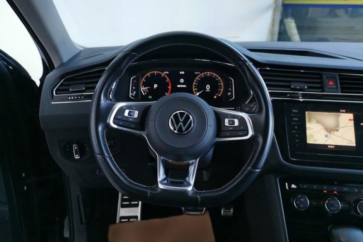 Used Volkswagen Tiguan L 2021 330TSI Automatic Two-Wheel Drive R-Line Enhanced Edition Interior 2