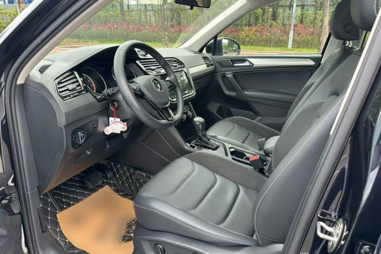 Used Volkswagen Tiguan L 2021 330TSI Automatic Two-Wheel Drive Smart Edition Interior 2